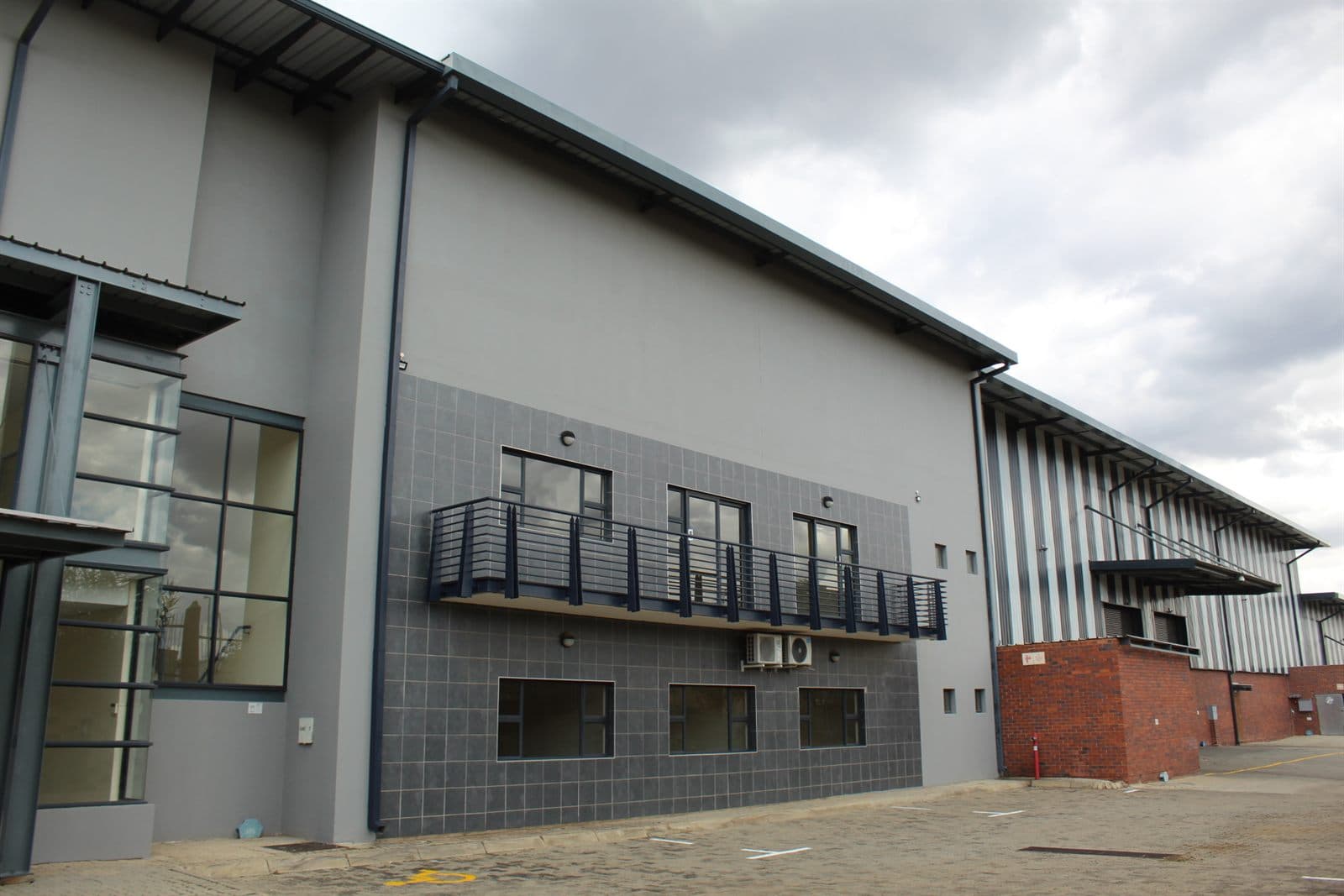 Kimbuilt Ind Park - Laser Park - image 1