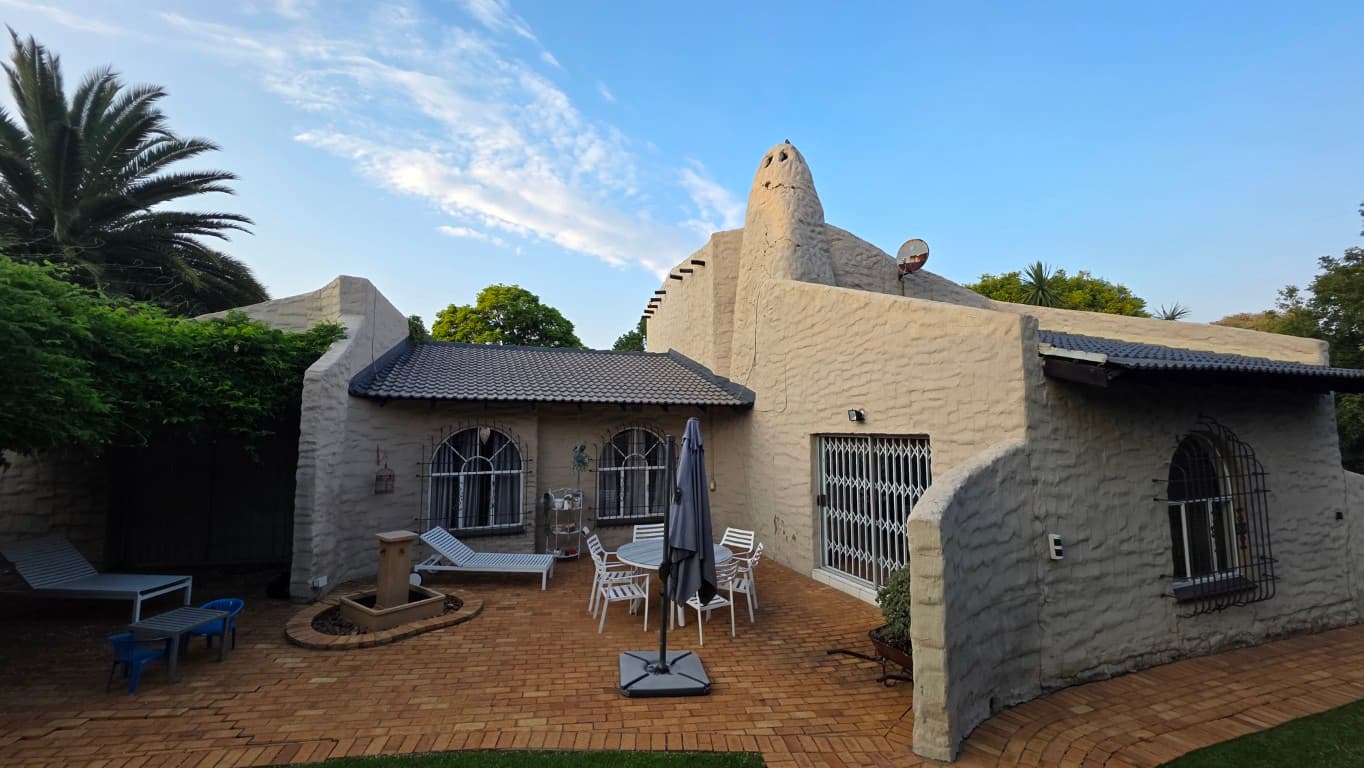 9 Tesla Crescent House